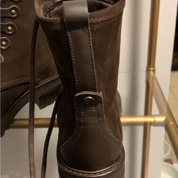 MASSIMO DUTTI combat style suede booties like new - Picture 6 of 7